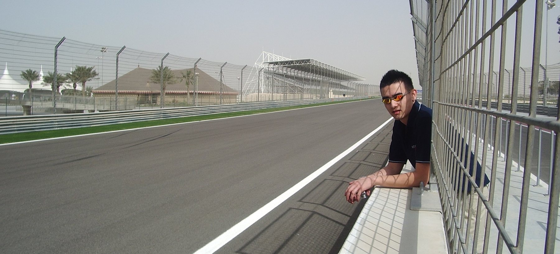 Thomas Li at the pit wall at Bahrain International Circuit during pre-season Formula 1 testing in 2006